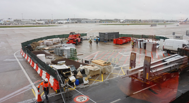 Trí tuệ trẻ Việt trên những công trình sân bay, tàu điện ngầm ở Pháp - Ảnh 7. Trí tuệ trẻ Việt trên những công trình sân bay, tàu điện ngầm ở Pháp - Ảnh 7.