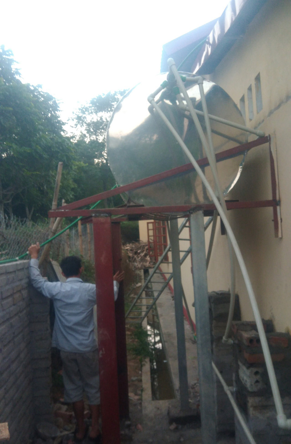 Chàng trai người Tày chế tạo bếp lò 3 in 1 - Ảnh 3. Chàng trai người Tày chế tạo bếp lò 3 in 1 - Ảnh 3.