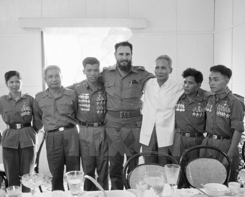 Hình ảnh Fidel Castro với các lãnh đạo Việt Nam Hình ảnh Fidel Castro với các lãnh đạo Việt Nam