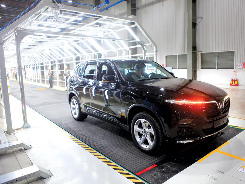 Vingroup Äang là Äại diá»n tiêu biá»u cá»§a doanh nghiá»p Viá»t sẵn sà ng Äá»i má»i, sáng tạo. Trong ảnh: Bên trong Nhà máy Sản xuất ô tô VinFast tại Hải Phòng .