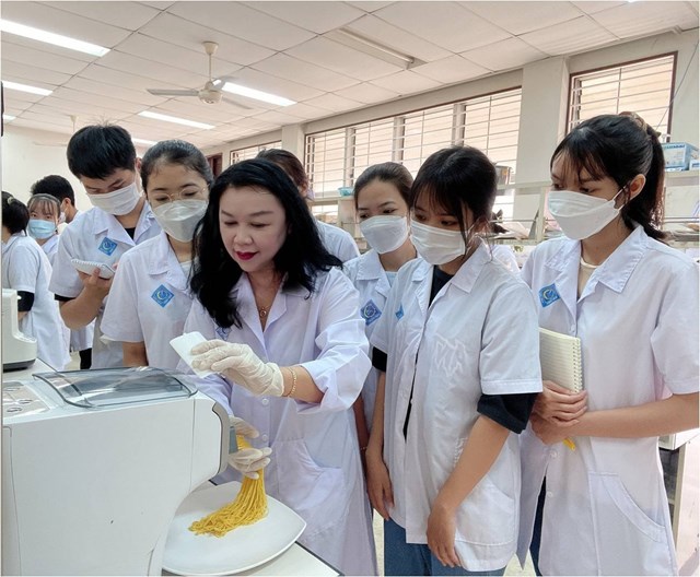 Phát huy vai trò của phụ nữ trong phát triển khoa học và công nghệ - Ảnh 1. Phát huy vai trò của phụ nữ trong phát triển khoa học và công nghệ - Ảnh 1.