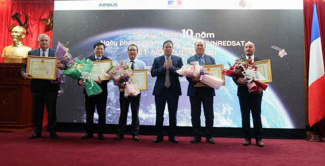 10 năm thành công của vệ tinh quan sát trái đất đầu tiên VNREDSat-1 - Ảnh 2. 10 năm thành công của vệ tinh quan sát trái đất đầu tiên VNREDSat-1 - Ảnh 2.